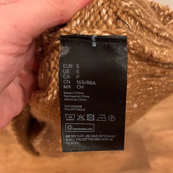 Sweater - Picture 4 of 4